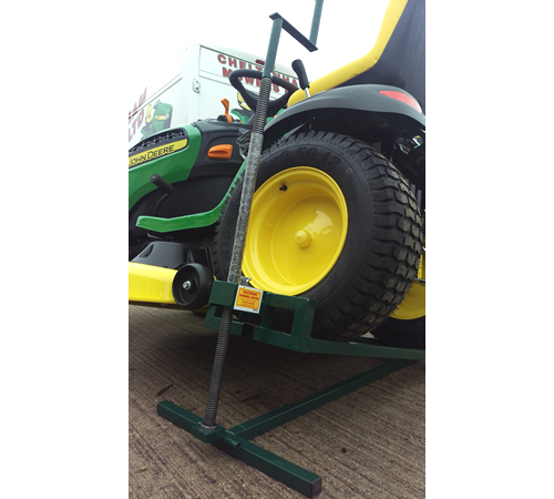 3kjl3t1gl3s.png - Mowers Online John Deere lawn mower on transport trailer