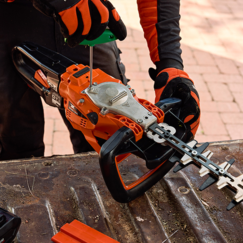 5zeq5r530qw.png - Mowers Online Orange and black toy motorcycle model