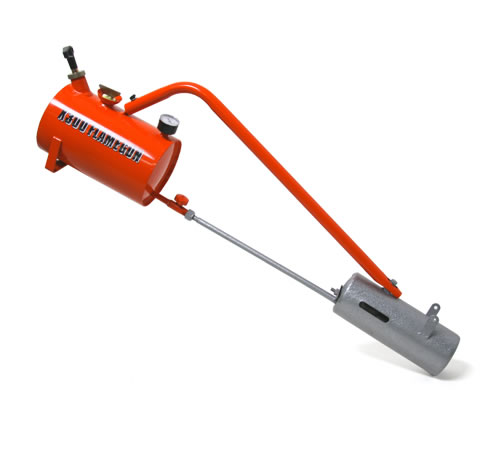 ej4geskmh3j.jpg - Mowers Online Pneumatic air duster with orange tank and hose