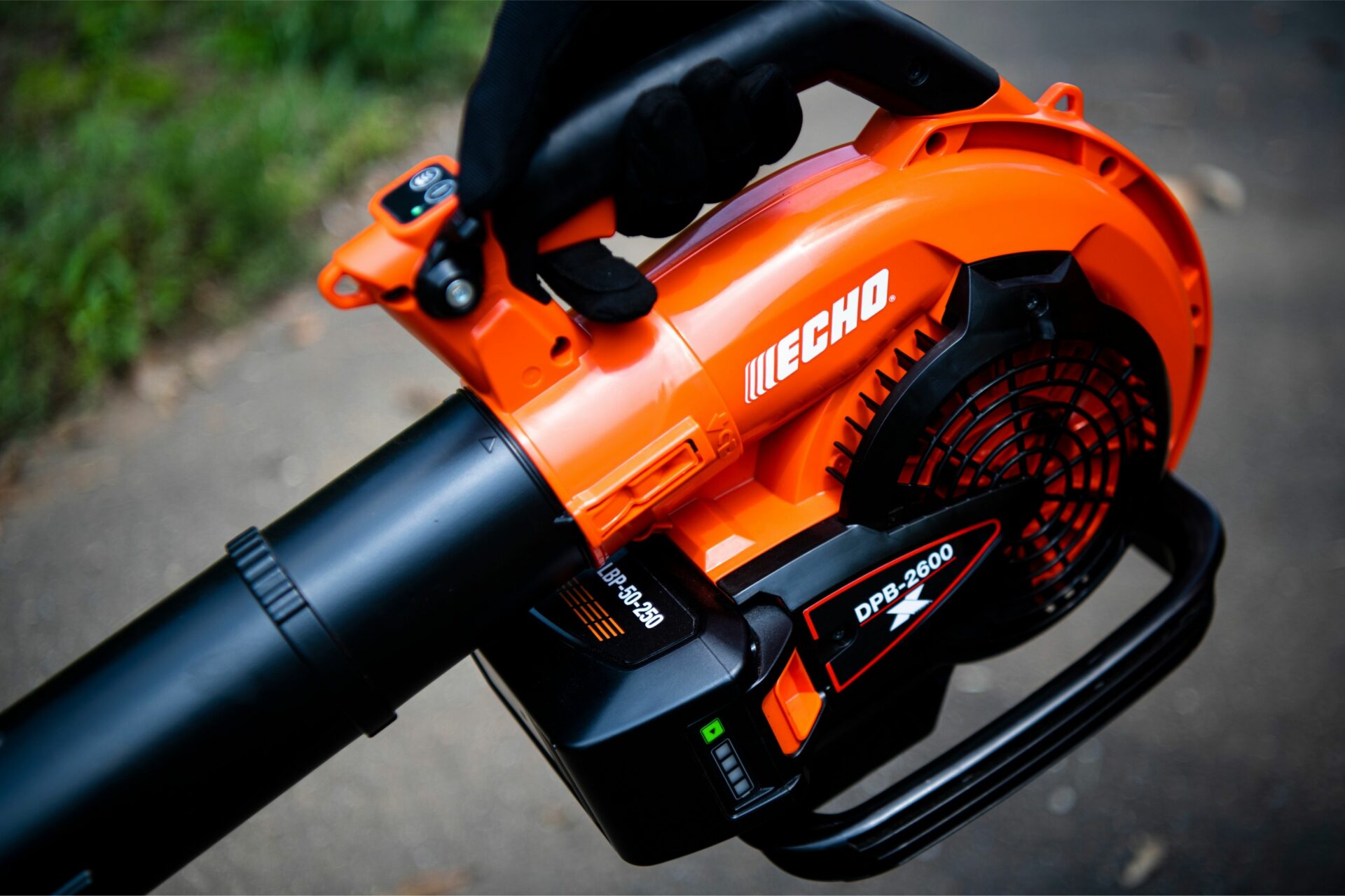fau2pz2xog0.jpg - Mowers Online ECHO leaf blower handheld power tool