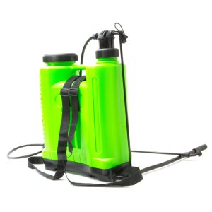 Backpack garden sprayer with shoulder straps
