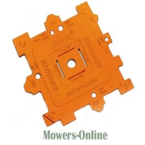 Deck plate for lawn mower engine mounting