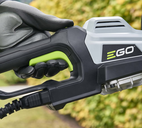 rip0hp5aaug.jpg - Mowers Online EGO cordless chainsaw with battery pack
