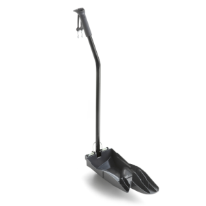 Long-handled pooper scooper with curved scoop