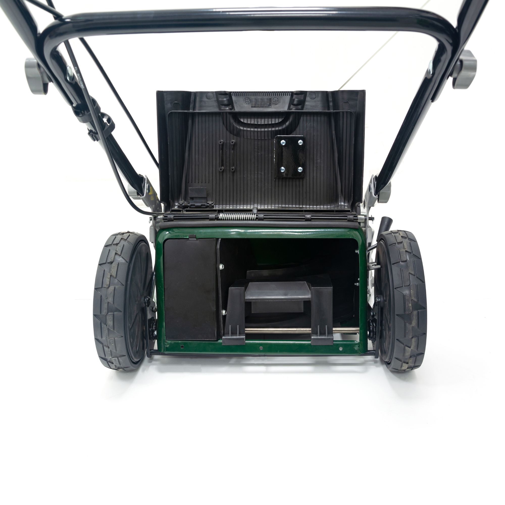 x1ww0knjrts.jpg - Mowers Online Top-view of push lawn mower with open deck