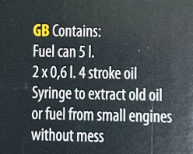 x2tujkvccuf.jpg - Mowers Online GB fuel can and 2-stroke oil kit contents